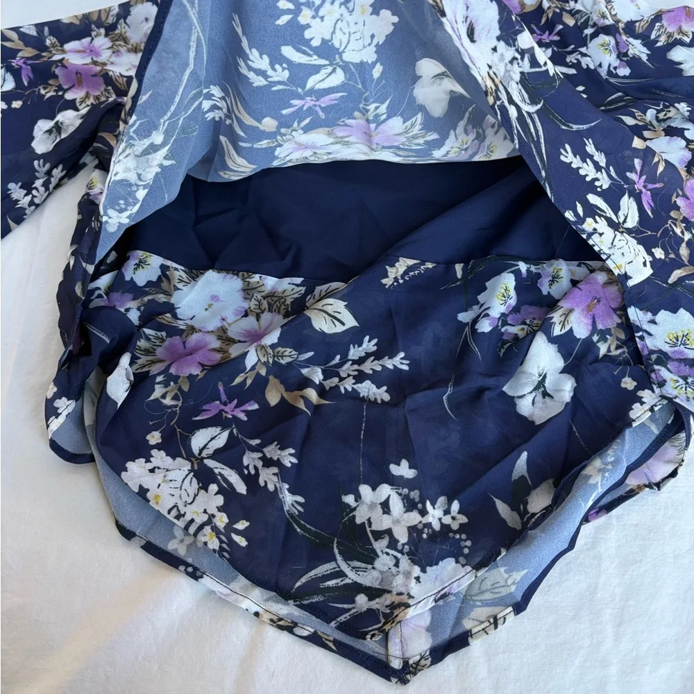 Women’s Floral Navy Blue Chiffon Top Blouse Size Medium - Picture 6 of 9